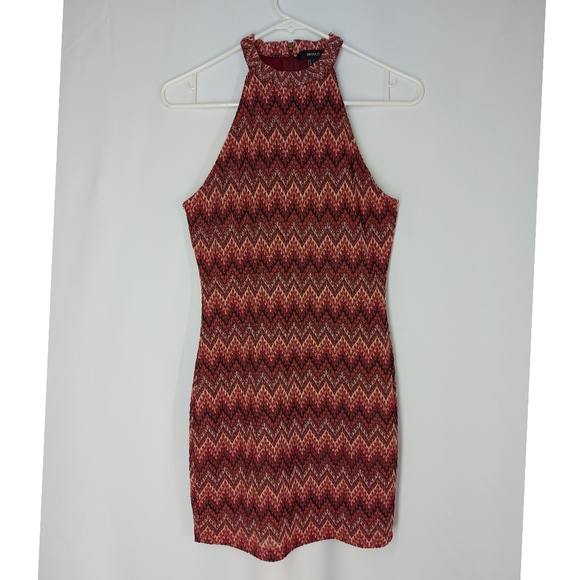 Forever 21 dress size small, wine color. Sleevelss - Picture 5 of 16